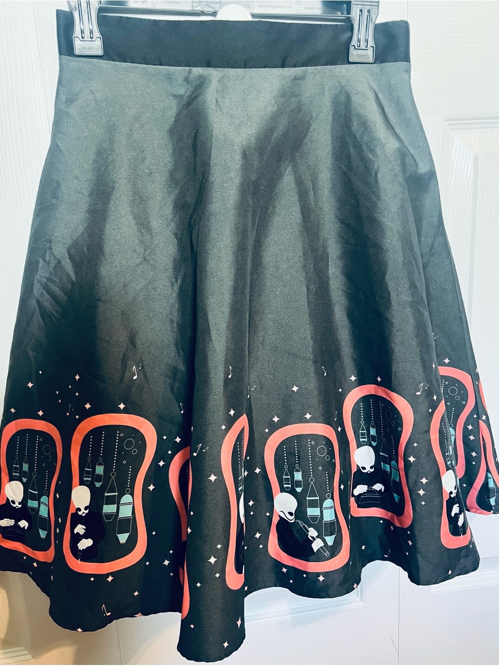 Star Wars Her Universe Black Skater Skirt with Cantina Band print - Picture 1 of 5